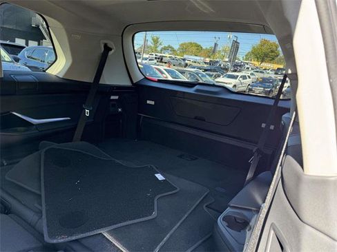 Used 2022 BMW X7 xDrive40i w/ Parking Assistance Package image 12