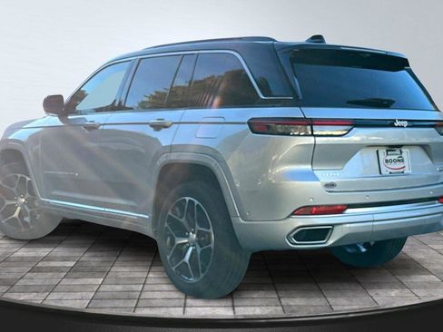New 2025 Jeep Grand Cherokee Summit image 3