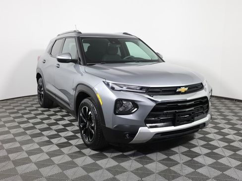 Used 2023 Chevrolet TrailBlazer LT image 3