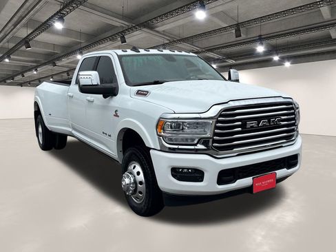Used 2023 RAM 3500 Limited image 2