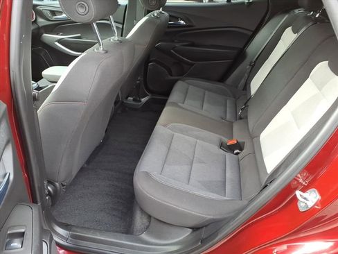 Used 2024 Chevrolet Trax RS w/ Sunroof Package image 13