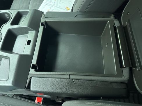 Used 2023 GMC Sierra 1500 Elevation image 32