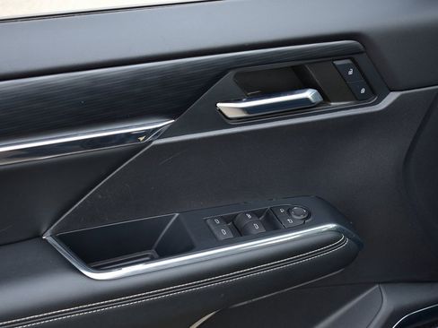 Used 2024 GMC Acadia Elevation image 15