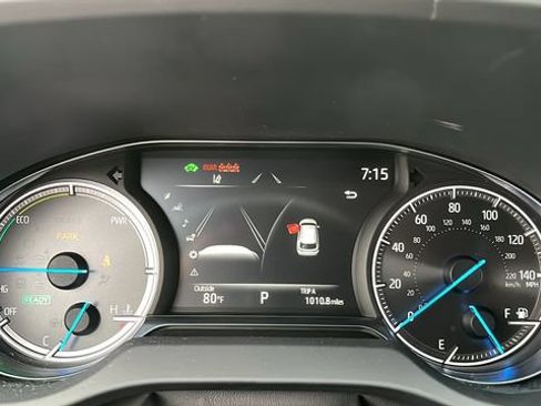 Used 2023 Toyota Venza LE AWD/4WD image 6
