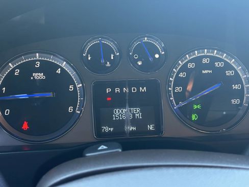 Used 2012 Cadillac Escalade Premium image 28