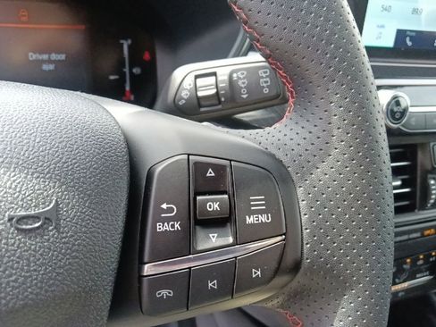 Used 2025 Ford Escape ST-Line FWD image 19
