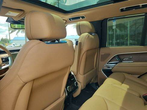 New 2026 Land Rover Range Rover SE AWD/4WD image 17