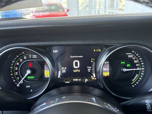 Used 2021 Jeep Wrangler Unlimited Sahara w/ Cold Weather Group image 10