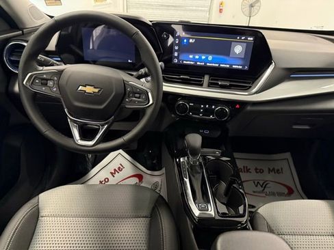 New 2026 Chevrolet Trax LT w/ LT Convenience Package image 18