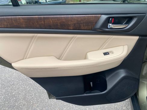 Used 2018 Subaru Outback 2.5i Limited image 25