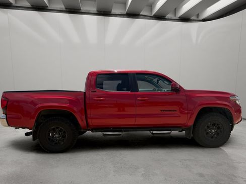 Used 2021 Toyota Tacoma SR5 RWD image 6