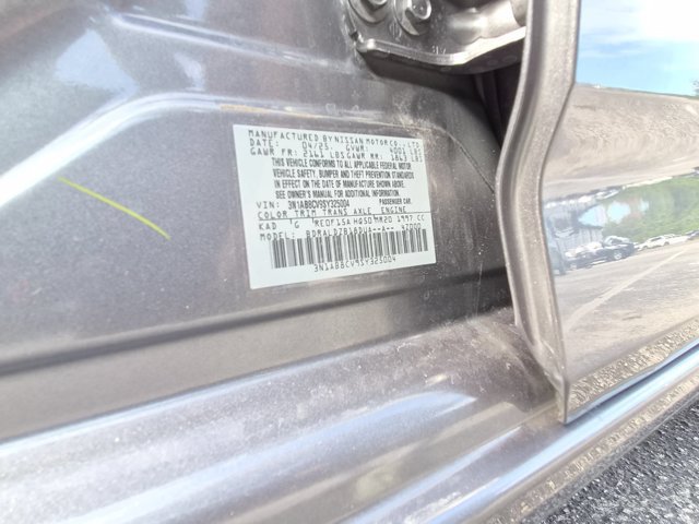 Used 2025 Nissan Sentra SV FWD image 35