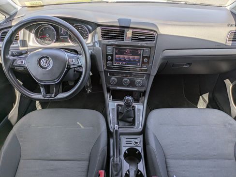 Used 2018 Volkswagen Golf S FWD image 11