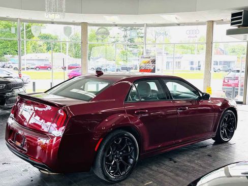 Used 2020 Chrysler 300 S w/ 300S Premium Group 2 RWD image 4