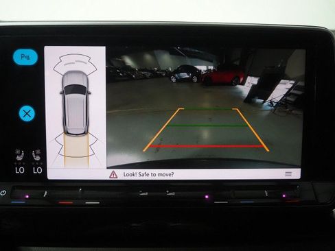 Used 2025 Volkswagen Atlas SE w/ Panoramic Sunroof Package FWD image 30