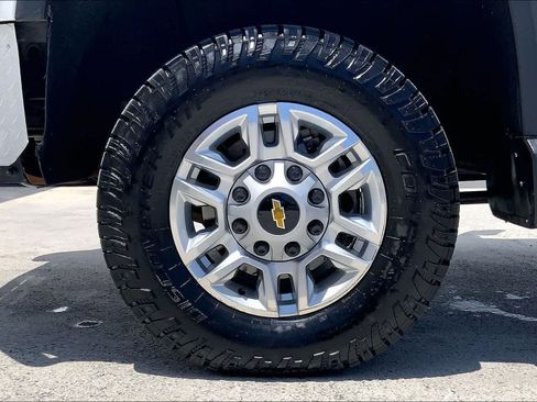 Used 2020 Chevrolet Silverado 2500 LT w/ All Star Edition AWD/4WD image 8