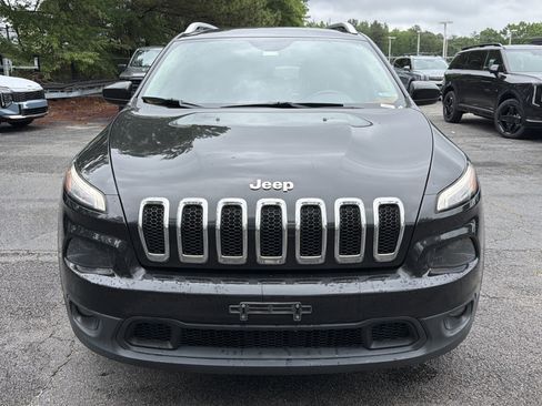 Used 2016 Jeep Cherokee Latitude w/ Cold Weather Group AWD/4WD image 2