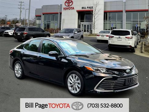Used 2021 Toyota Camry LE FWD image 1