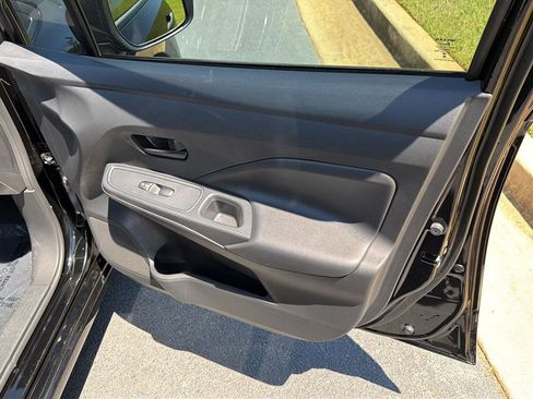 Used 2025 Nissan Versa S w/ S Plus Package FWD image 14