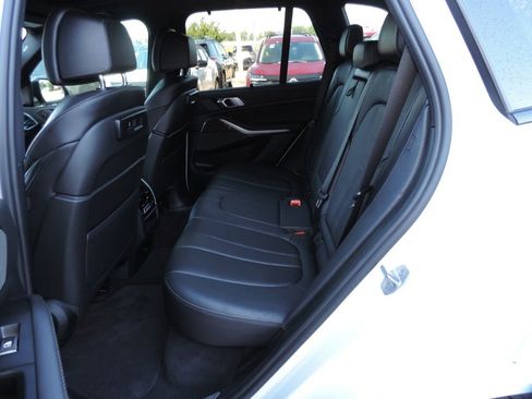 Used 2021 BMW X5 xDrive40i w/ M Sport Package AWD/4WD image 23