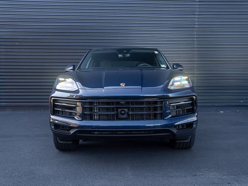 Certified 2025 Porsche Cayenne Coupe image 26