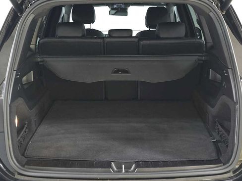 Used 2025 Mercedes-Benz GLB 250 4MATIC image 14