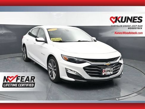 Used 2022 Chevrolet Malibu LT FWD image 1