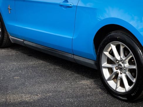 Used 2010 Ford Mustang Coupe RWD image 16