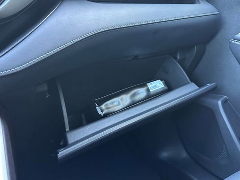 Used 2021 Toyota Highlander XLE image 54