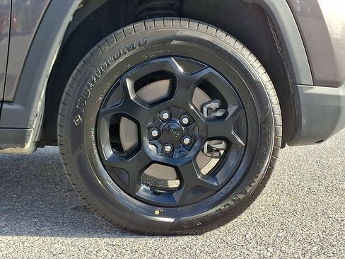 Used 2023 Jeep Compass Trailhawk image 8