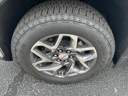 New 2026 GMC Sierra 1500 SLE AWD/4WD image 18