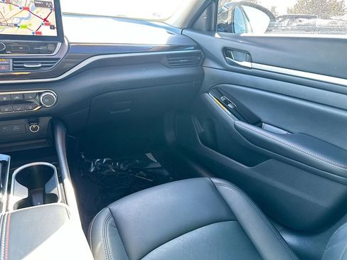 Used 2024 Nissan Altima 2.5 SR w/ SR Premium Package image 32