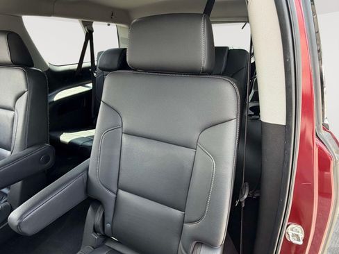 Used 2020 Chevrolet Suburban LT w/ Luxury Package AWD/4WD image 25