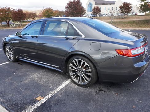 Used 2017 Lincoln Continental Select image 8