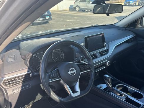 Used 2024 Nissan Altima 2.5 SR image 9
