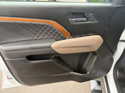 New 2026 GMC Canyon Denali AWD/4WD image 12