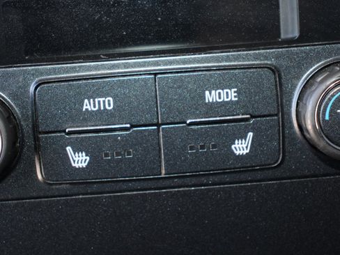 Used 2018 Chevrolet Tahoe Premier AWD/4WD image 16