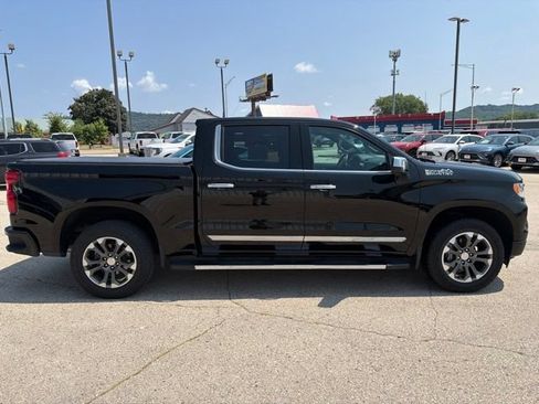 Used 2023 Chevrolet Silverado 1500 High Country w/ Technology Package AWD/4WD image 7