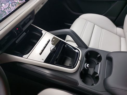 Certified 2026 Porsche Cayenne AWD/4WD image 27
