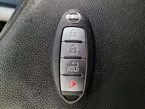 Used 2020 Nissan Versa SV FWD image 32