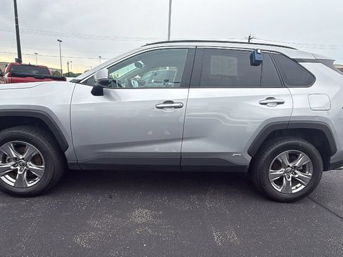 Certified 2025 Toyota RAV4 XLE AWD/4WD image 4
