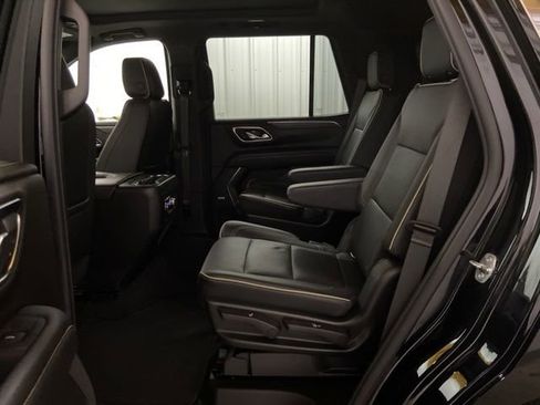 Used 2021 GMC Yukon SLT w/ SLT Luxury Plus Package AWD/4WD image 26