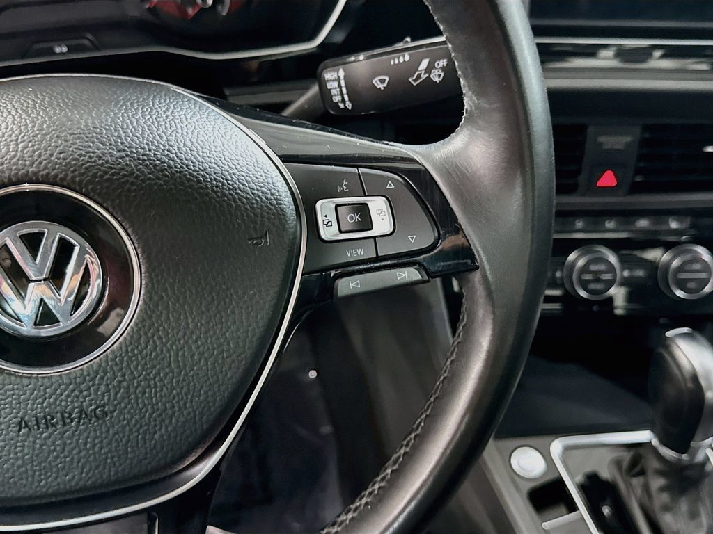 Used 2019 Volkswagen Jetta SE w/ Cold Weather Package FWD image 13