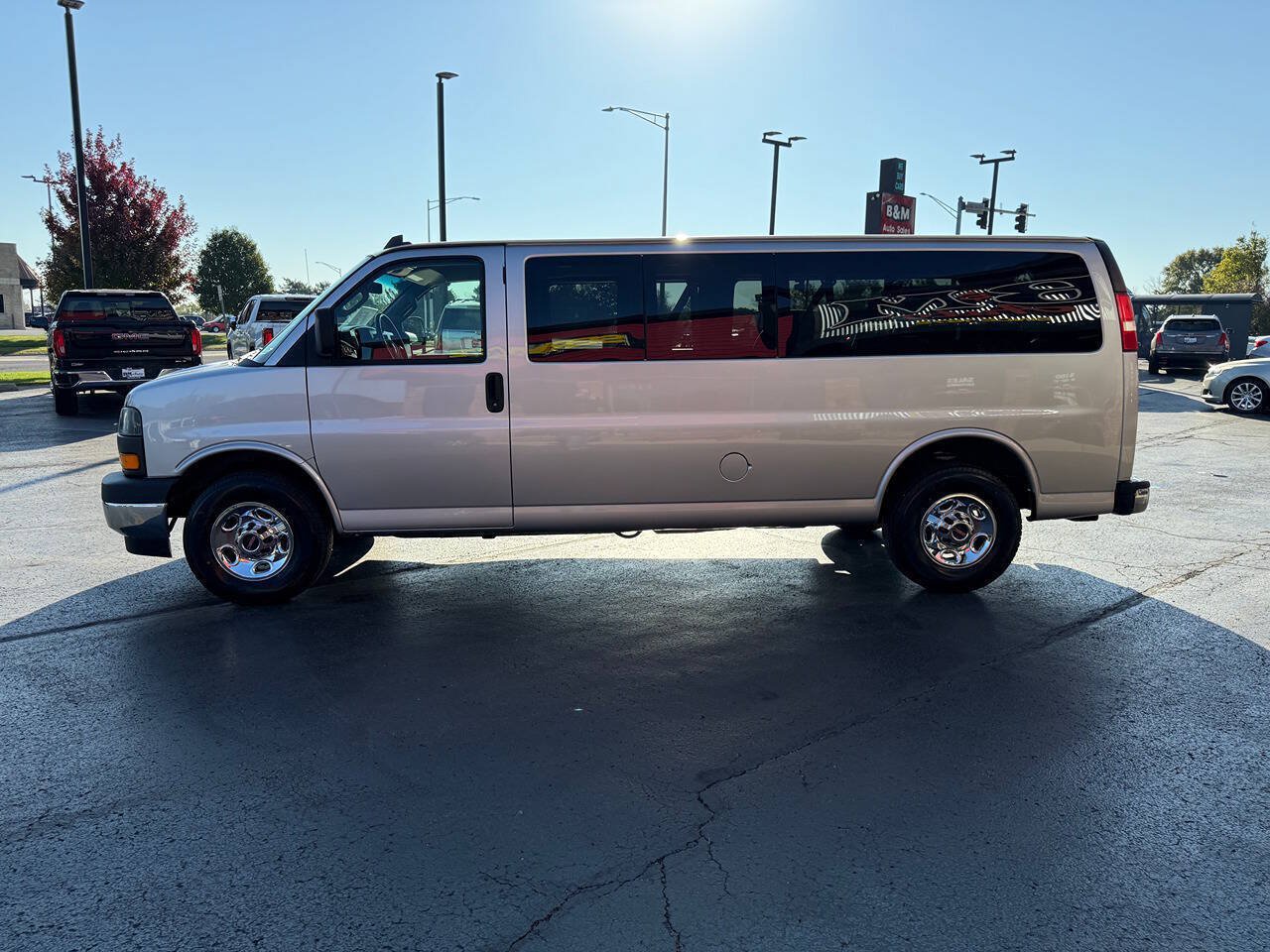 Used 2018 GMC Savana 3500 LT w/ LT Preferred Equipment Group RWD image 4