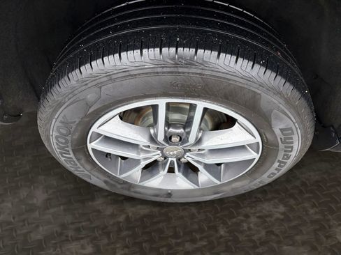 Used 2018 Jeep Grand Cherokee Limited w/ Luxury Group II image 37