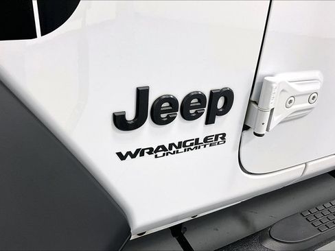 Used 2021 Jeep Wrangler Unlimited Sport AWD/4WD image 37