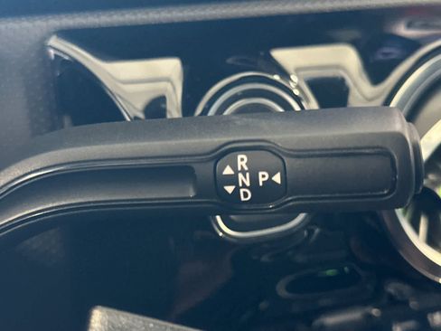 Used 2025 Mercedes-Benz CLA 250 image 21