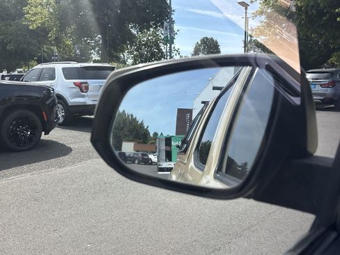 Used 2017 Toyota Tacoma TRD Off-Road w/ Tow Package AWD/4WD image 25