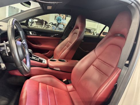 Used 2022 Porsche Panamera 4 image 9