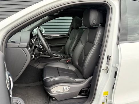 Used 2026 Porsche Macan image 5